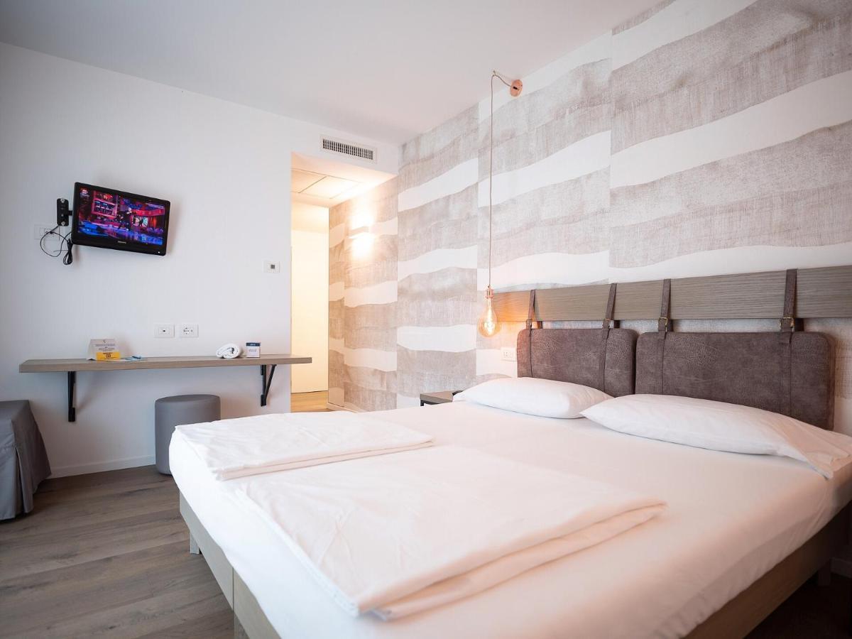 Glocal Torbole Hotel Torbole Sul Garda Luaran gambar