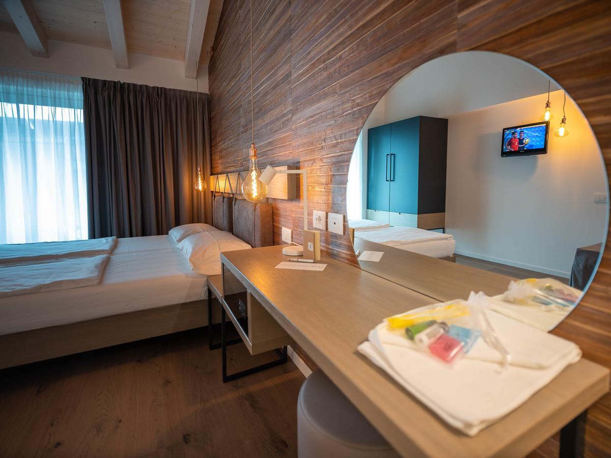 Glocal Torbole Hotel Torbole Sul Garda Luaran gambar